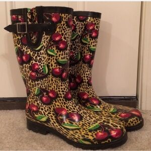 Chooka Signature Leaopard & Cherries Rain Boots size 8 Rubber Long with strap